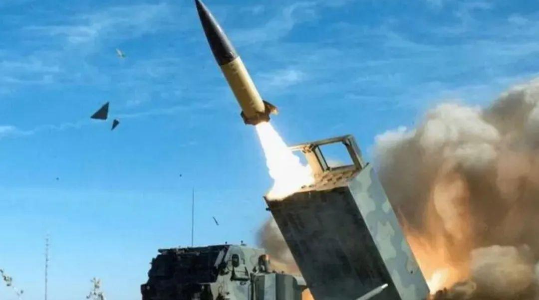 美国参议院四名共和党籍参议员周六发表联名公开信，敦促拜登立即向乌克兰提供陆军战术