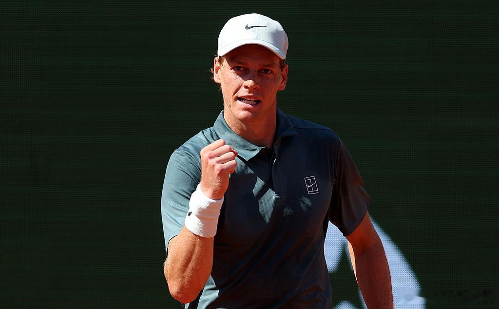 时隔11年🙌辛纳成为2015年德约科维奇之后，又一位在单赛季前三项大师赛均闯进