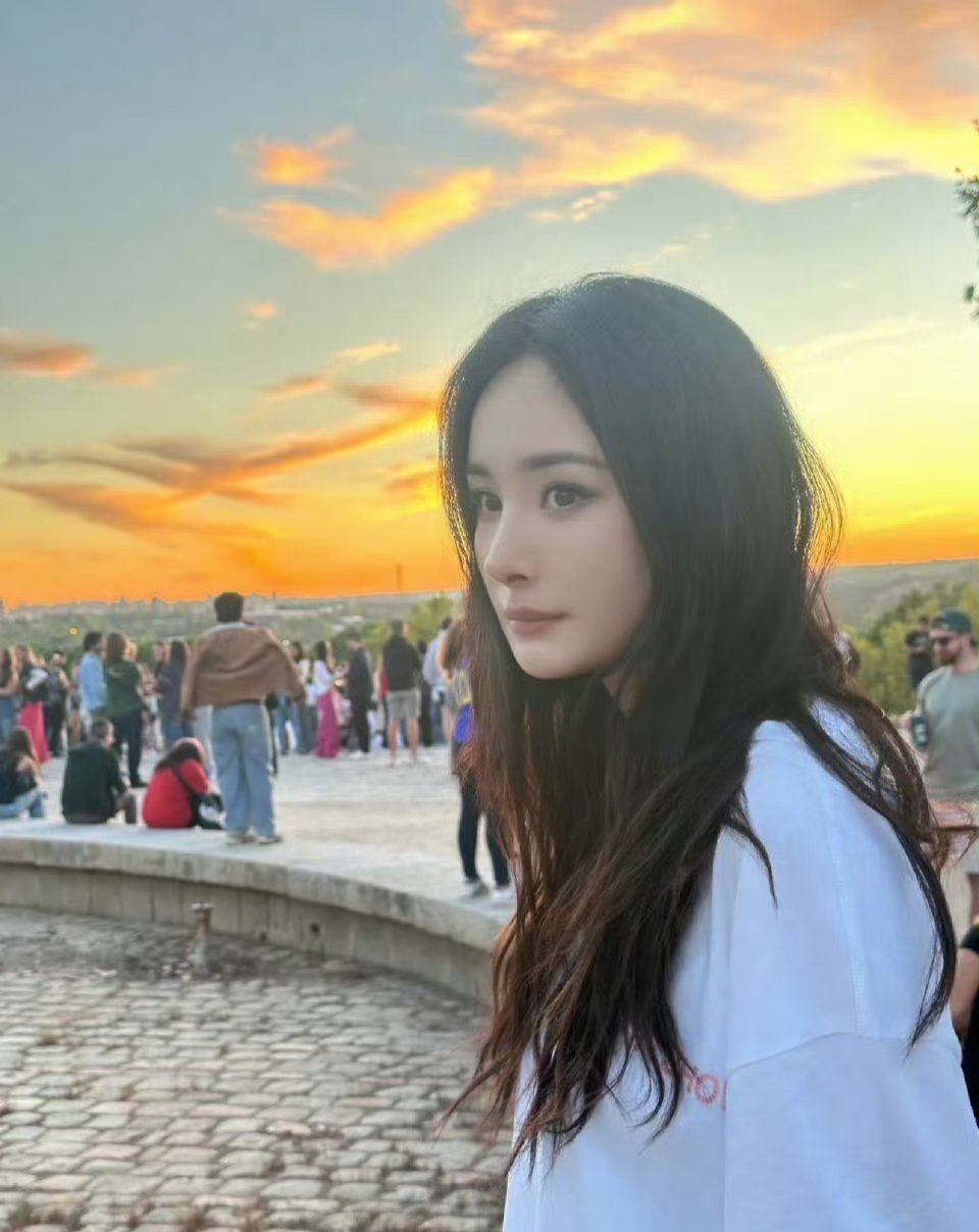 杨幂这几张好有生活感 ​​​