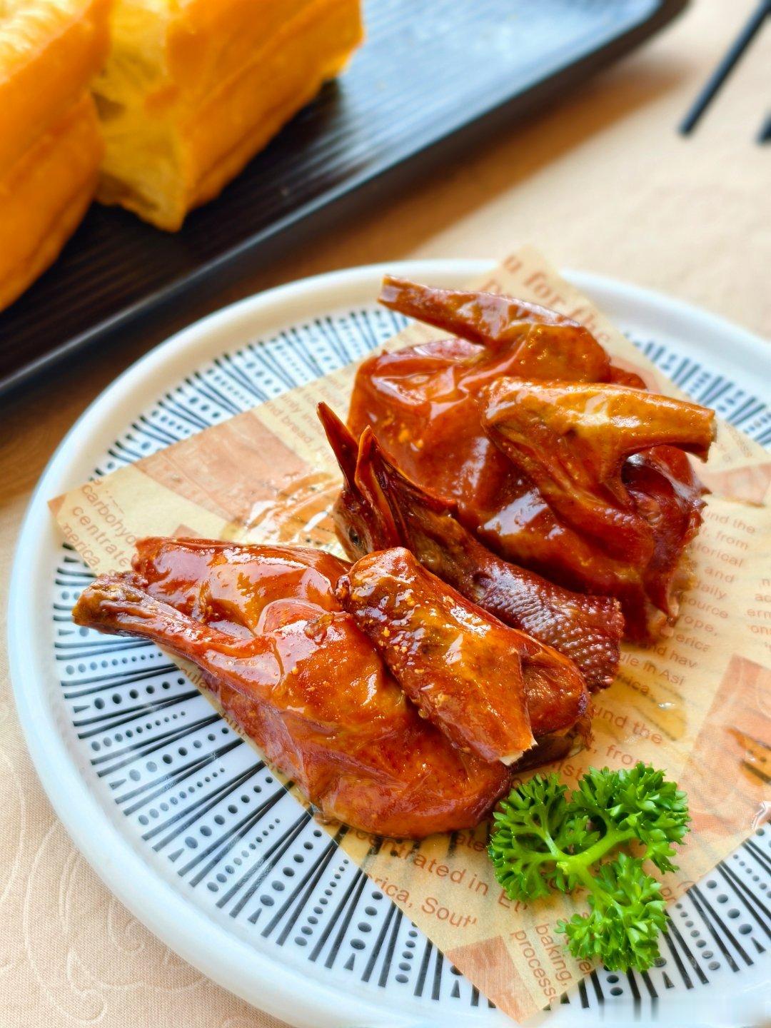 美食中山 若在古镇国贸饮茶，这样靠窗口位的桌子要当作茶皇位另外加收🕊 中山·一