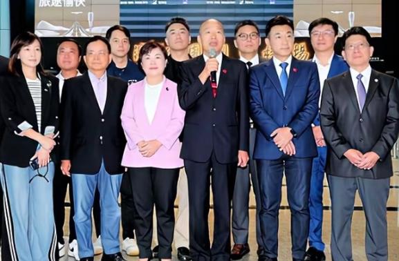 太尴尬了！韩国瑜率团窜美第一天就碰了一鼻子灰，美方全程冷处理，零发声、零接待，连