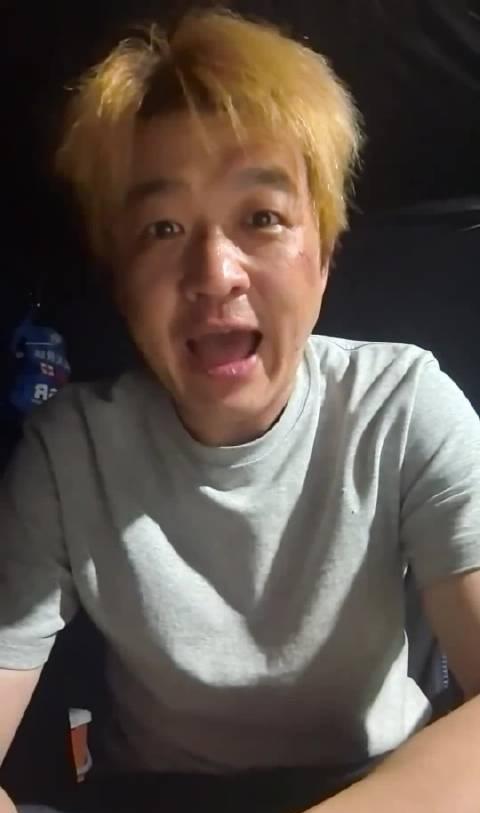 风波还没有定论 项目已经先行切割 包贝尔执导的作品开播 导演署名遭到替换删除
剧