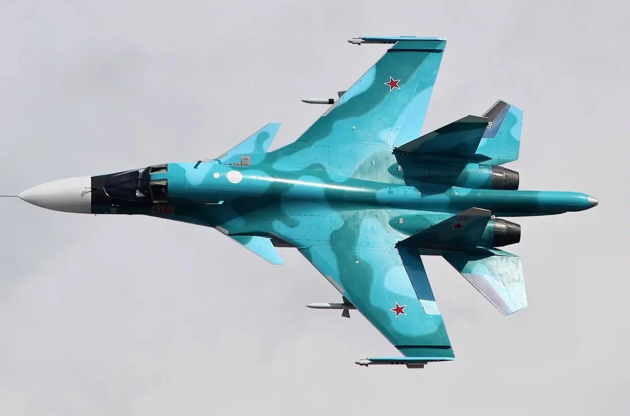 2架Su-34战机被摧毁。俄消息来源称：乌克兰17架无人机对罗斯托夫的罗佐夫斯克