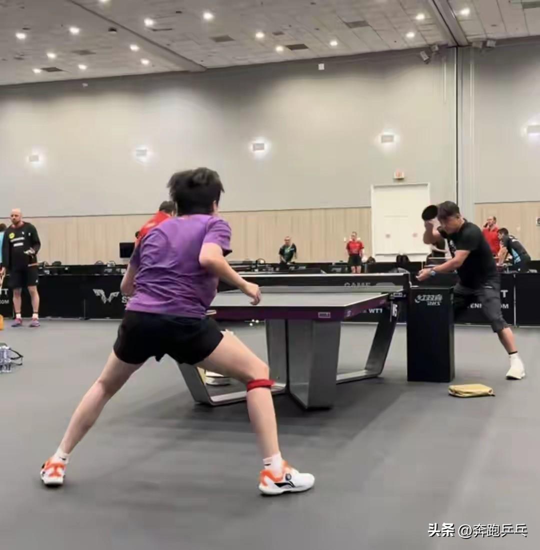 王皓教练亲自给王楚钦当陪练，WTT美国大满贯赛正赛明天凌晨开打，王楚钦首轮对阵周