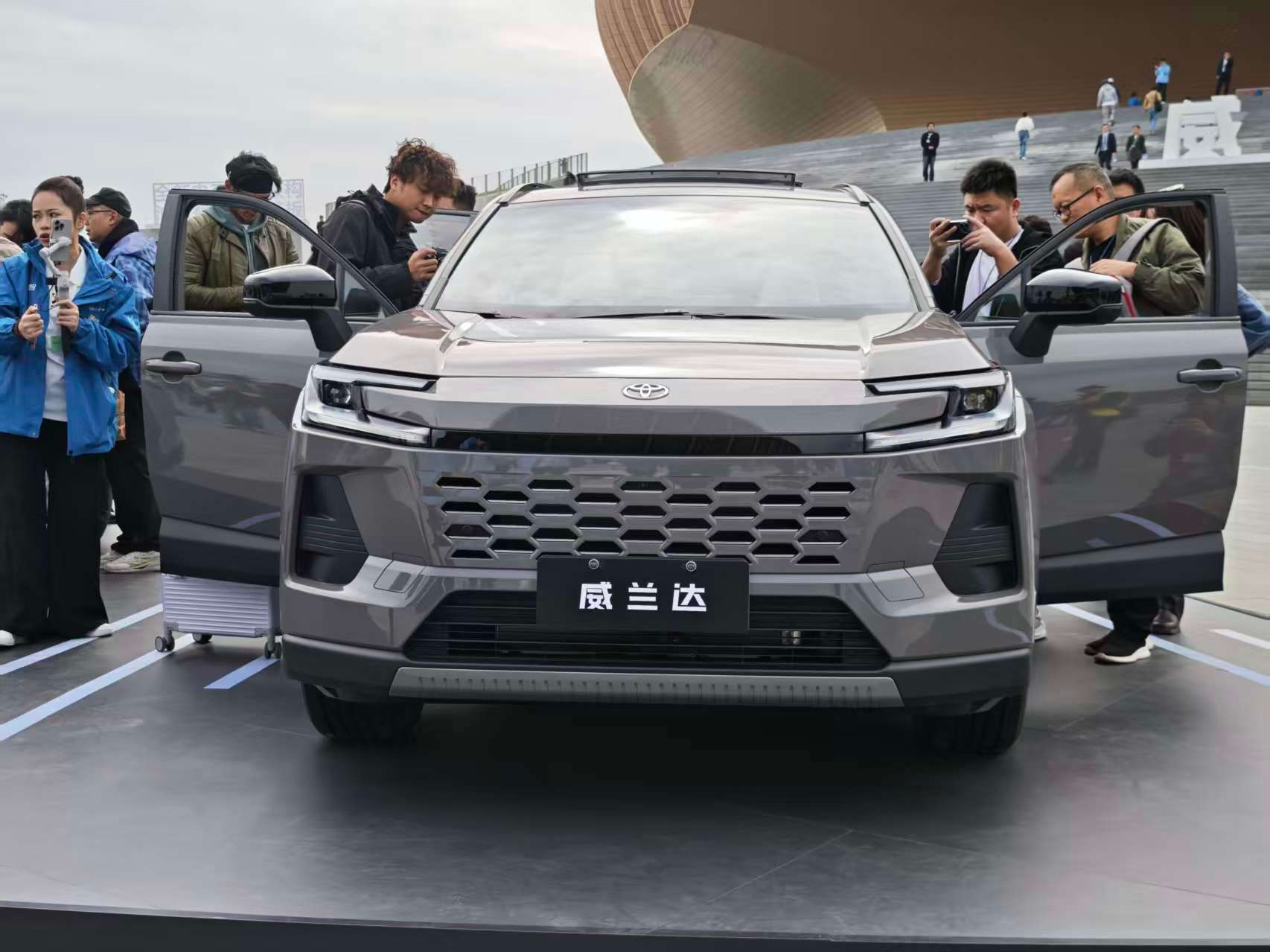 据说这是20万内最好的油车，你们怎么看混动SUV又多了一个好选择！全新换代威兰达