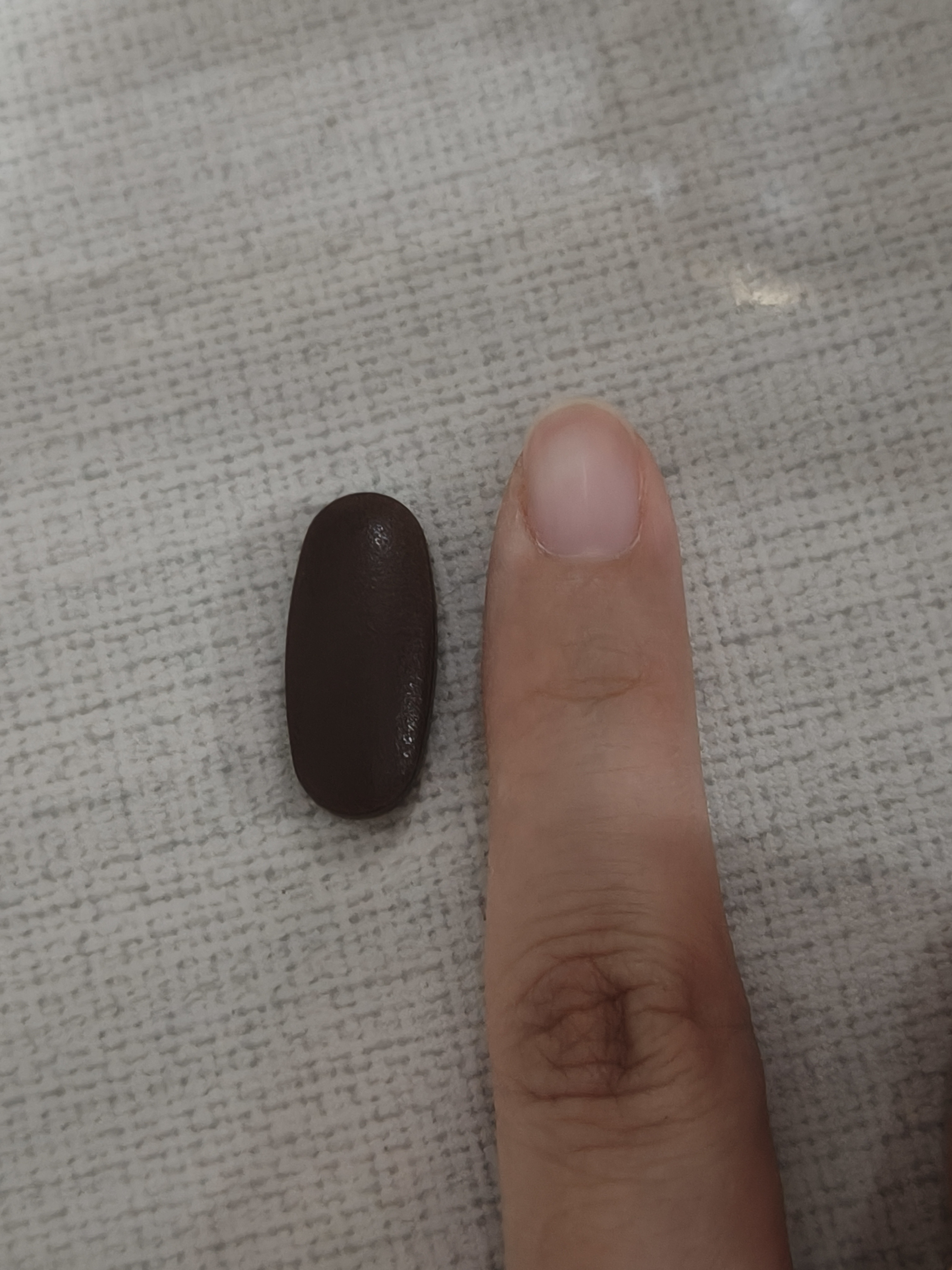 swisse的药片可能是给牛做的，人类的嗓子眼和消化道吞不下这么巨型的药片……我