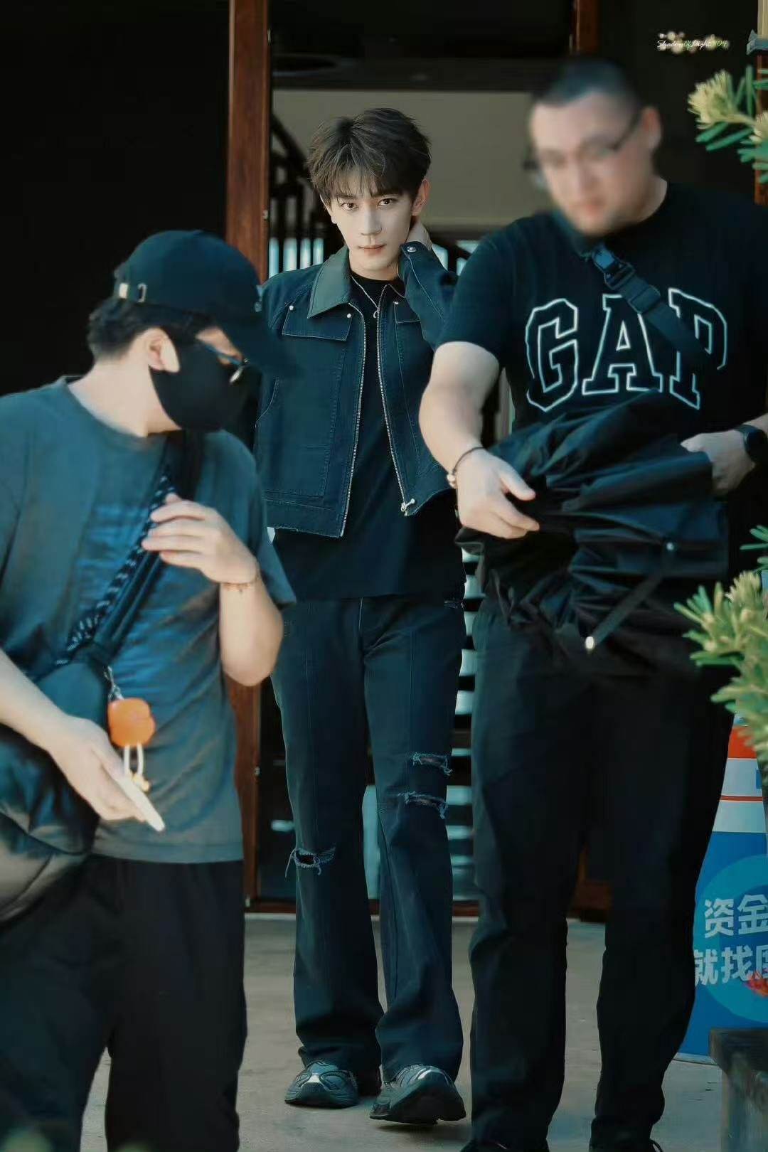 夏之光allblack上班路透 ​​​夏之光今日上班穿搭～All black超级