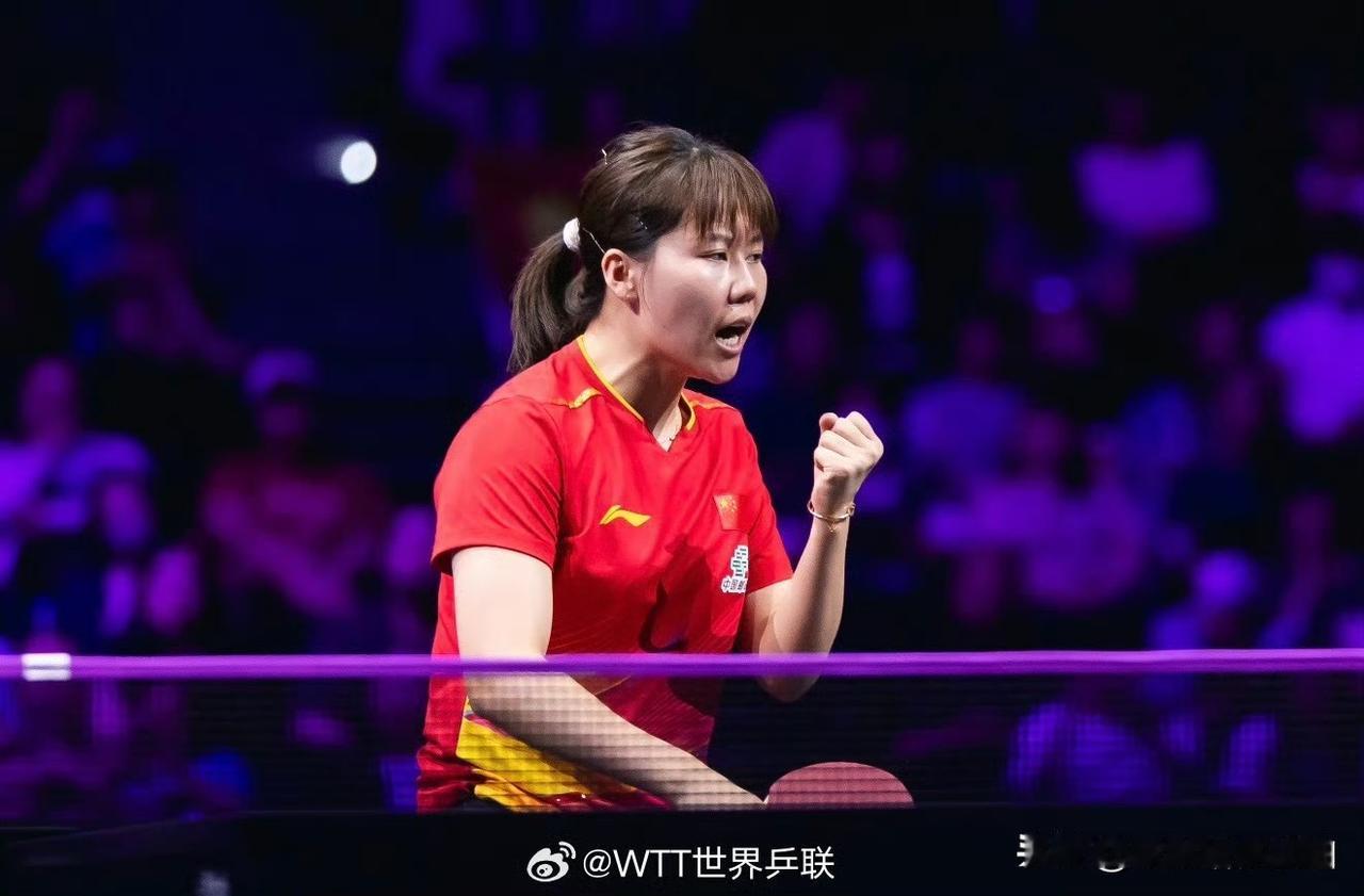 陈幸同夺得横滨女单冠军：4-2 险胜莎莎！

首局，莎莎 11-6 取得先机，