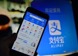 【女子账户不分昼夜有钱转入每次1分钱，查清得知不是诈骗】
据星视频报道，近日，黑