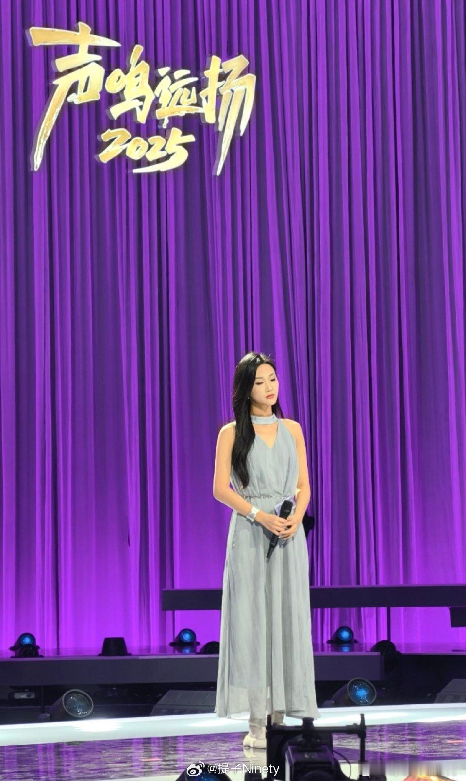 这是吃了几个王若琳 声鸣远扬 李彤嗓音自带故事魅力宝藏，超有韵味！她唱《秋风》，