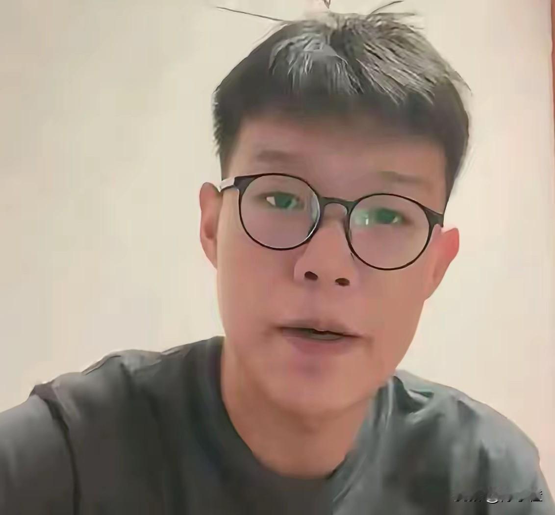 姜某泽又整幺蛾子了！
他再次发声，吵着要重新分割养父姜洪涛的财产，还一直嚷嚷自己