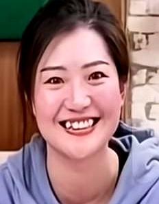 这次乐享会给盼盼那个特写，真给我看愣了。
那个和宇辉同款的牙缝没了，标志性的小虎