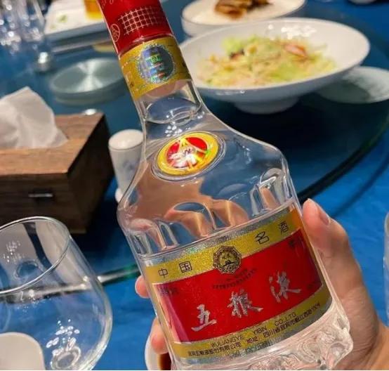 就在刚刚！中国名酒重新排行，国酒茅台痛失冠军宝座，汾酒不在榜内，第四名是蕞大黑马