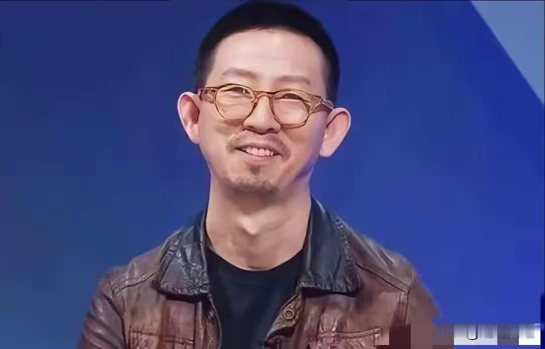 丁太升这次开炮，算是彻底把华晨宇的遮羞布给扯下来了。

天天被粉丝捧上天，喊着什