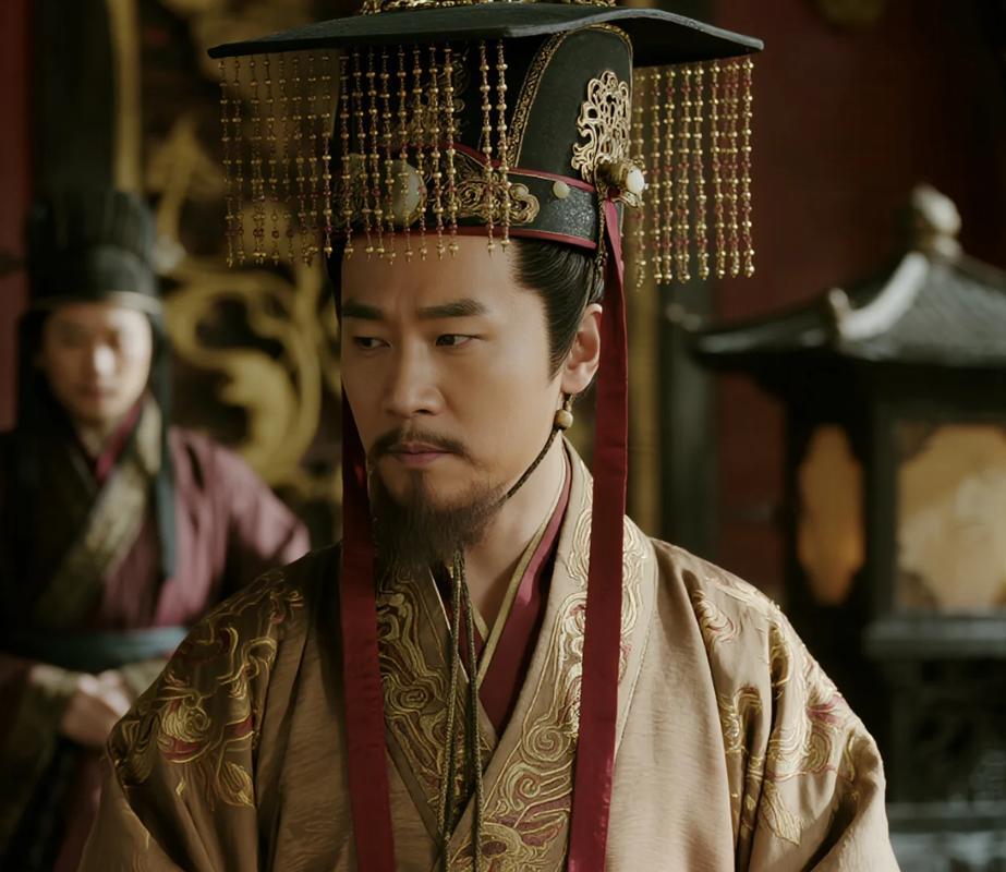 被掩盖的夺嫡内幕，太子李建成比弑亲的李世民更心狠手辣？
 
你们知道吗？历史书里