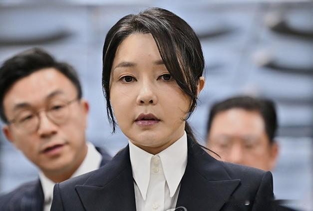 惊天变数！金建希终审紧急延期，尹锡悦有罪判决或将翻盘其无罪定论

韩国政坛司法大