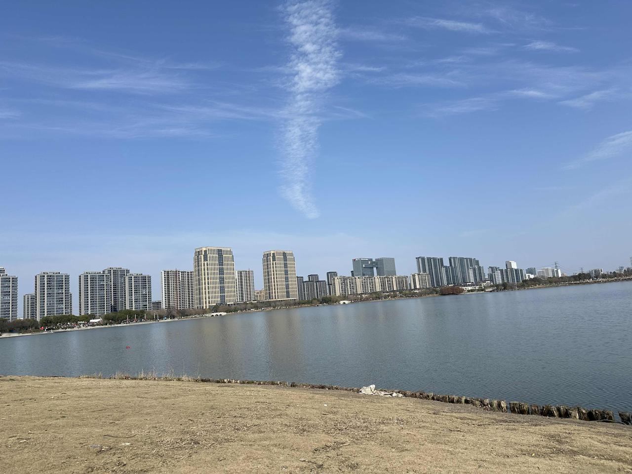 人生下半场最好的养生，不是吃什么，而是放下什么。

你不信？看看身边活明白的人，