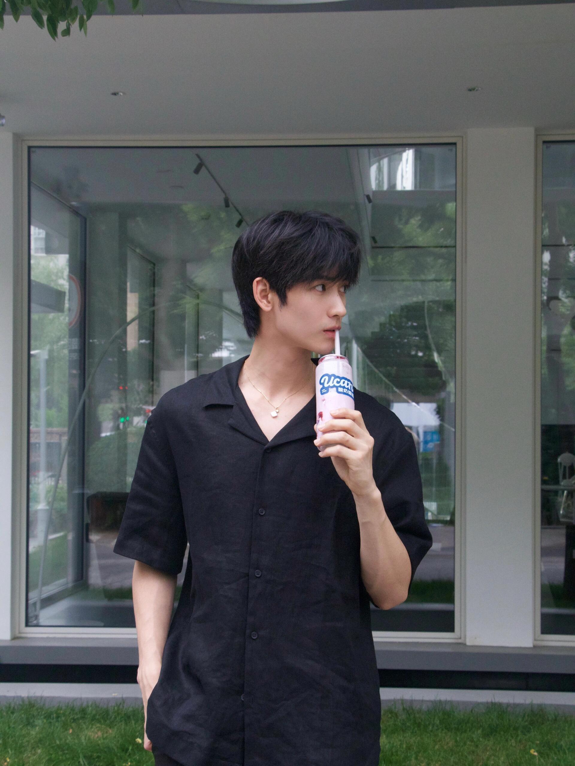 未来可期的男演员黄俊捷 ​​​