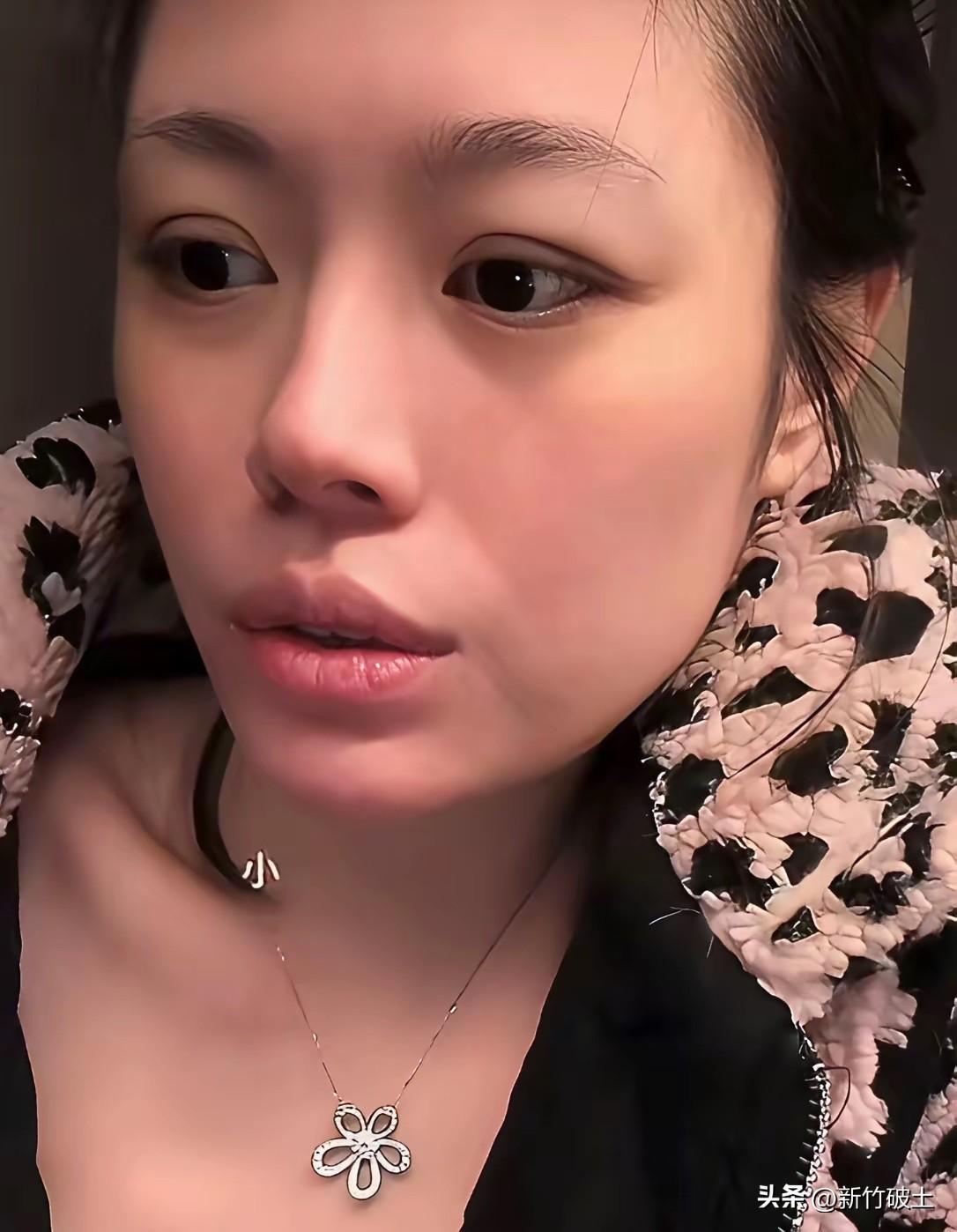 其实我们都被骗了
现实总是那么残酷
说白了，葛荟婕的家境没想象中那么风光
都说她