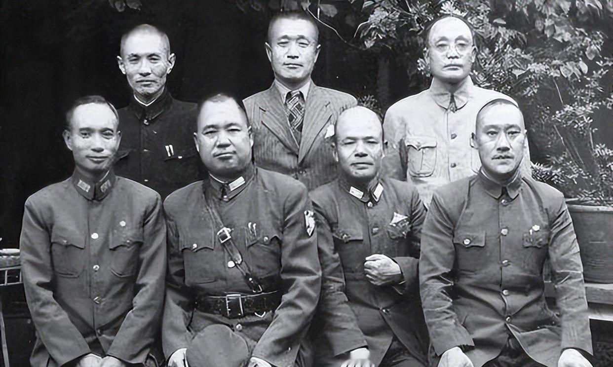 除了赫赫有名的黄埔三杰，黄埔一期还出了三位顶尖名将，他们是谁？
黄埔第一期的那些