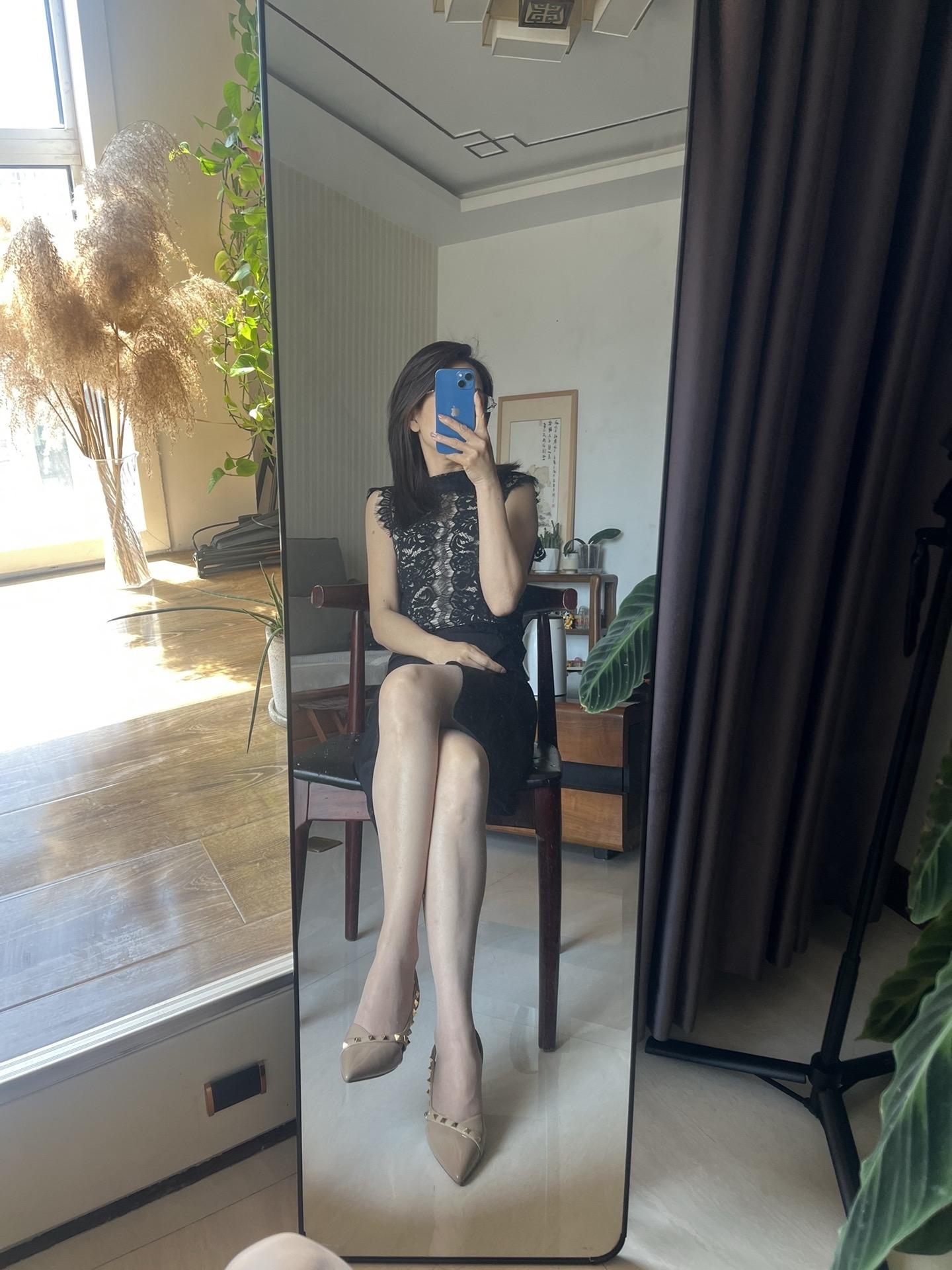 穿搭 对镜拍身材大长腿御姐