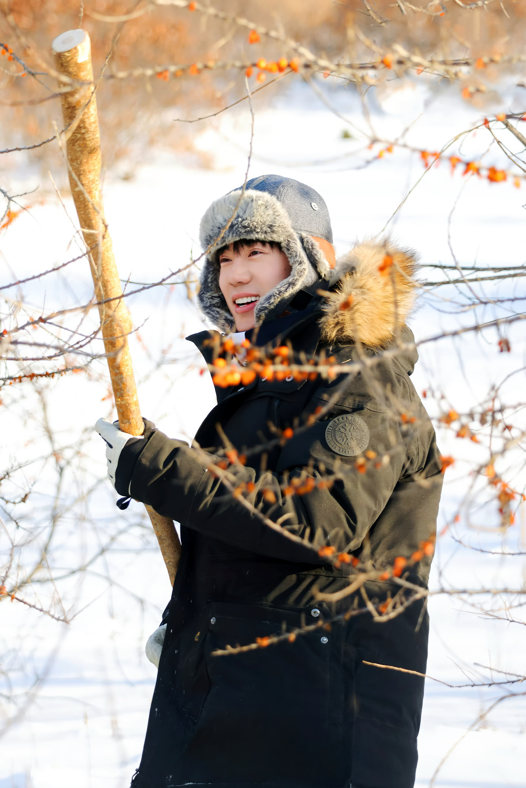 种地吧🌱十个勤天  第𝟑期  工作照“少年雪中打沙棘”第二期： 种地吧第三季