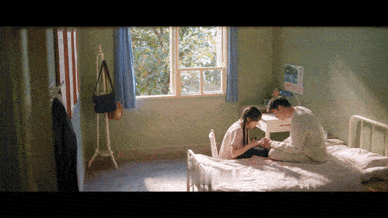 比24k纯金还纯的是24k纯爱 越来越喜欢《纯真年代的爱情》这种调性，返璞归真，