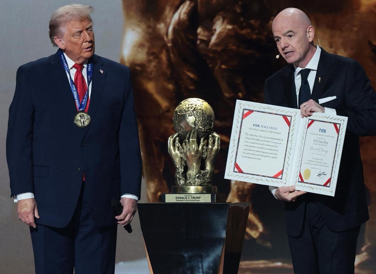 特朗普获颁和平奖

美国总统唐纳德·特朗普获得了国际足联颁发的和平奖。该奖项于华