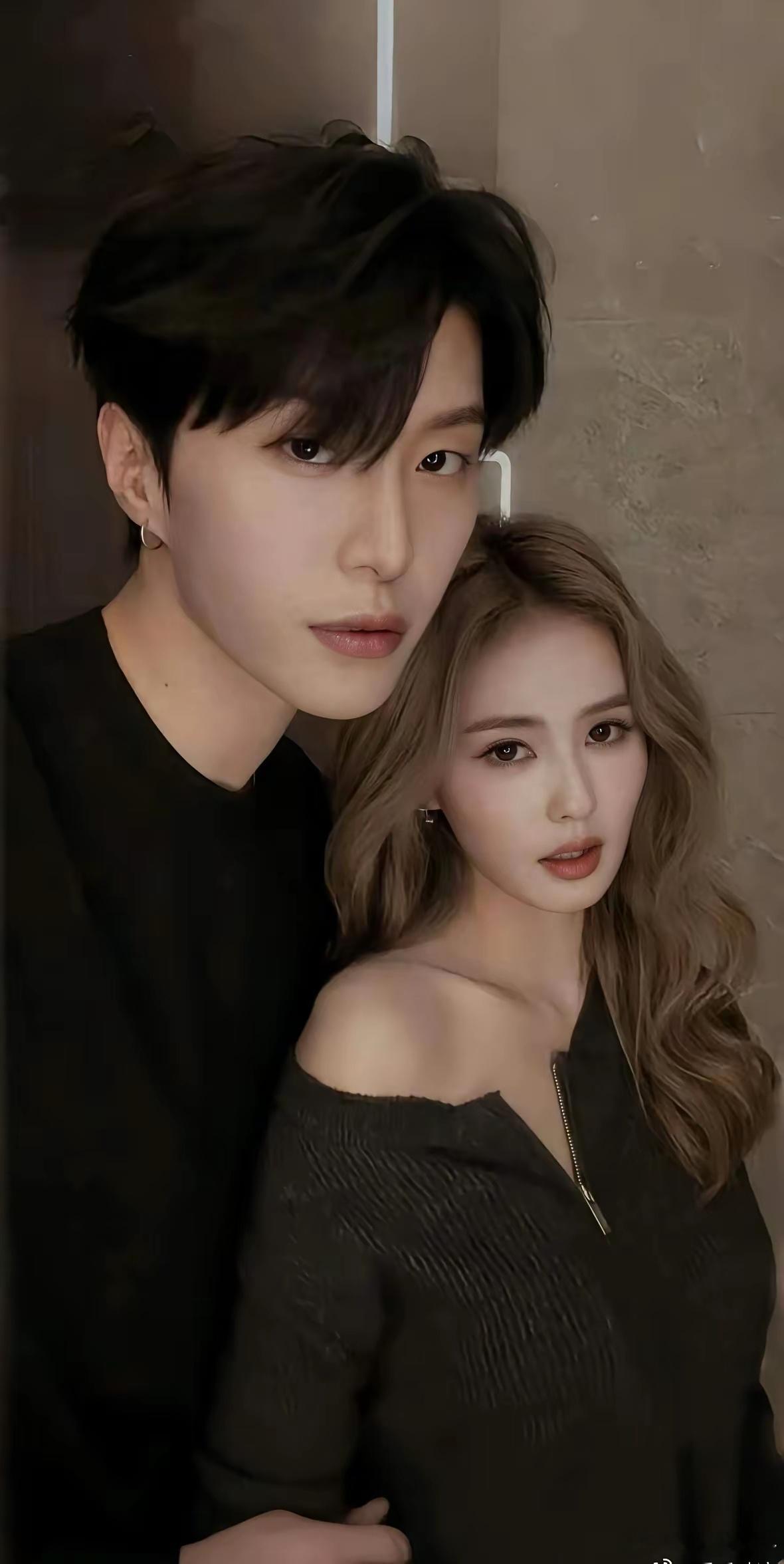 都抱怀里了，俩人还是像姐弟白鹿这头发染的让人一下就get到了 