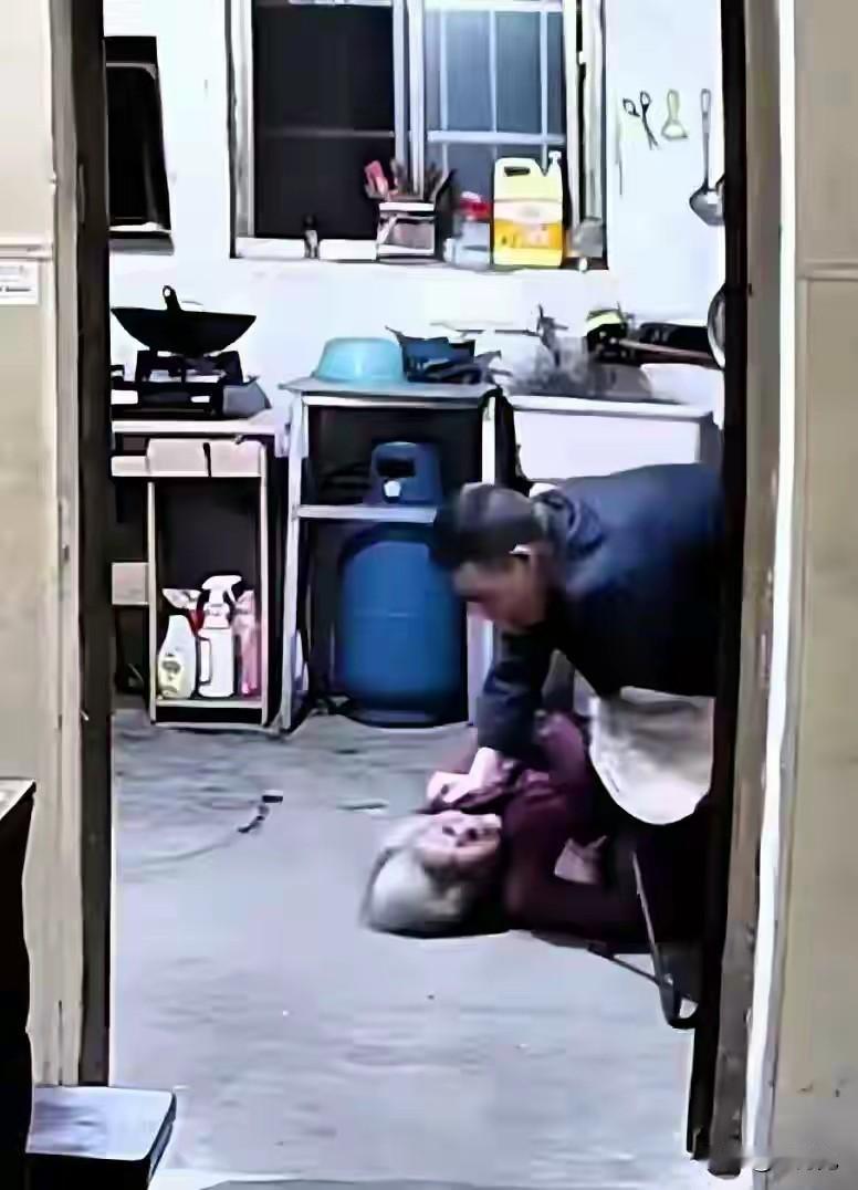 早知今日，当初就不应该把他养大。现在成人了，骨气翅膀都硬了，再也不需要父母帮衬了