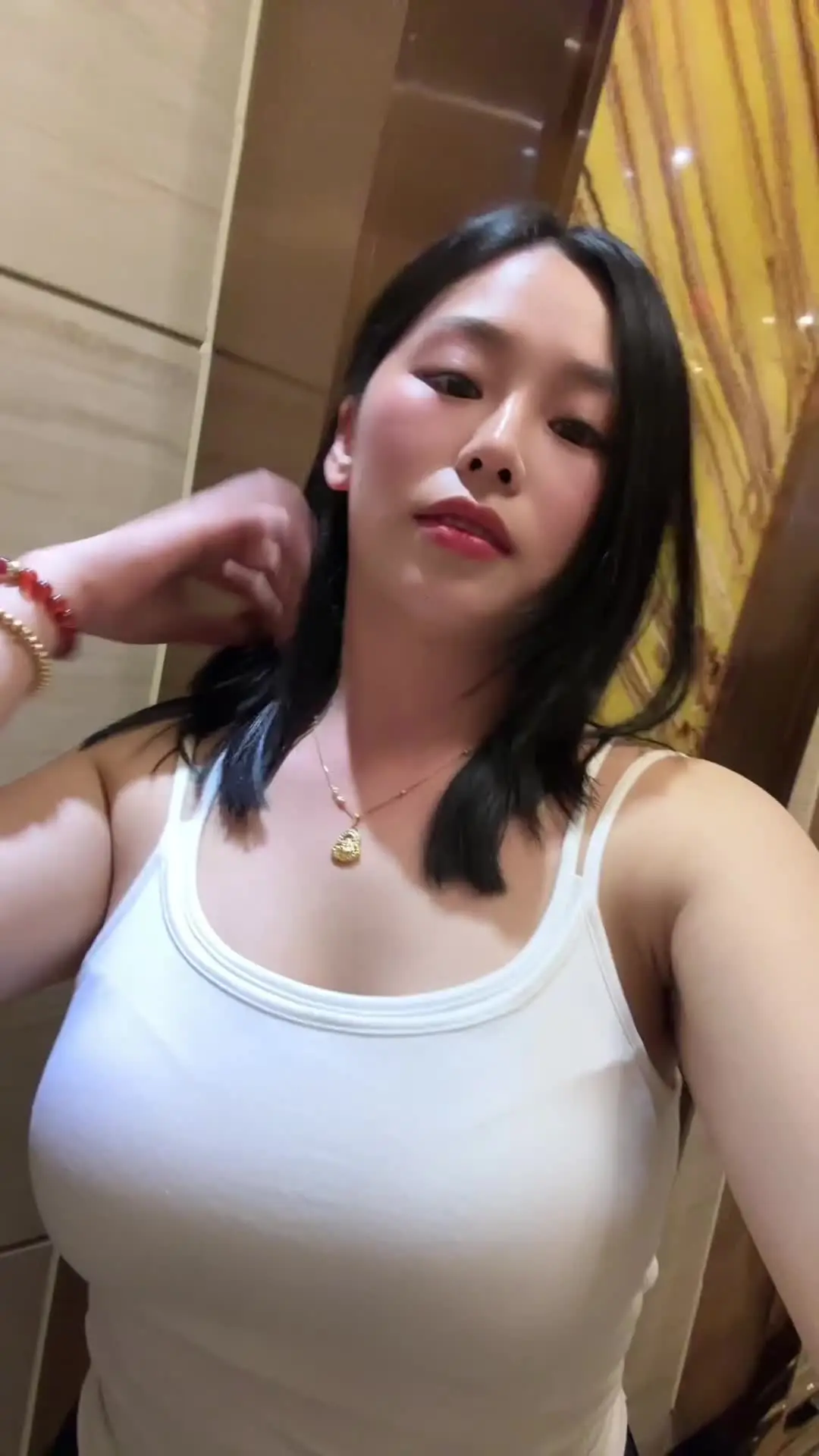长得美的叫靓女，长成这样的，你们应该叫什么？