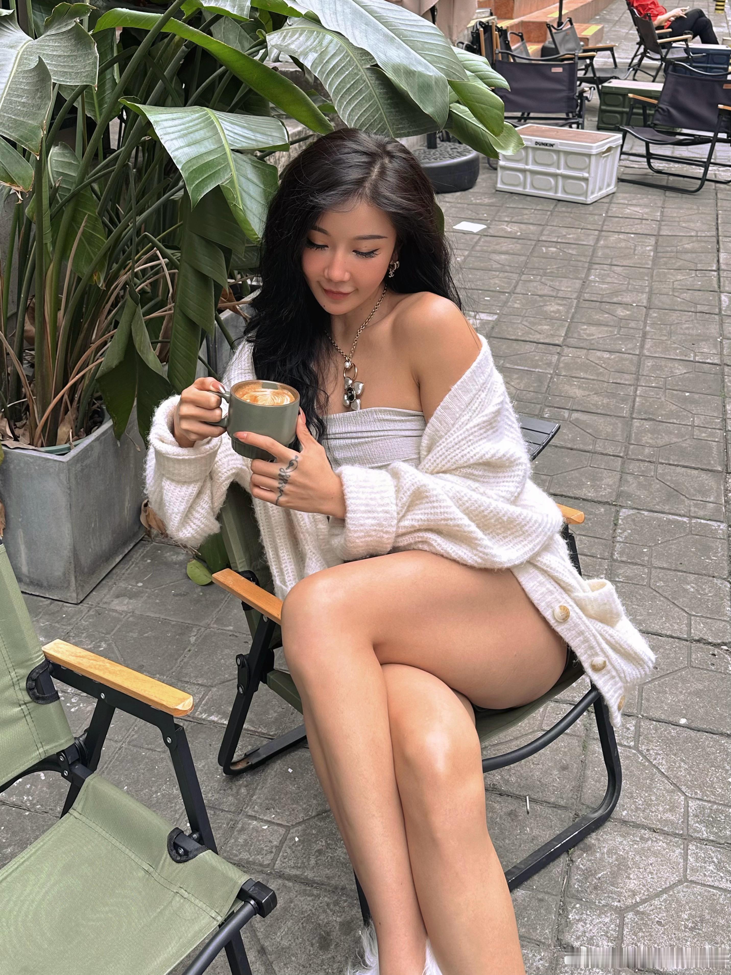 生命就是用来浪费的很多时候都觉得人生不需要什么意义，也不需要考虑世界因为我而会变
