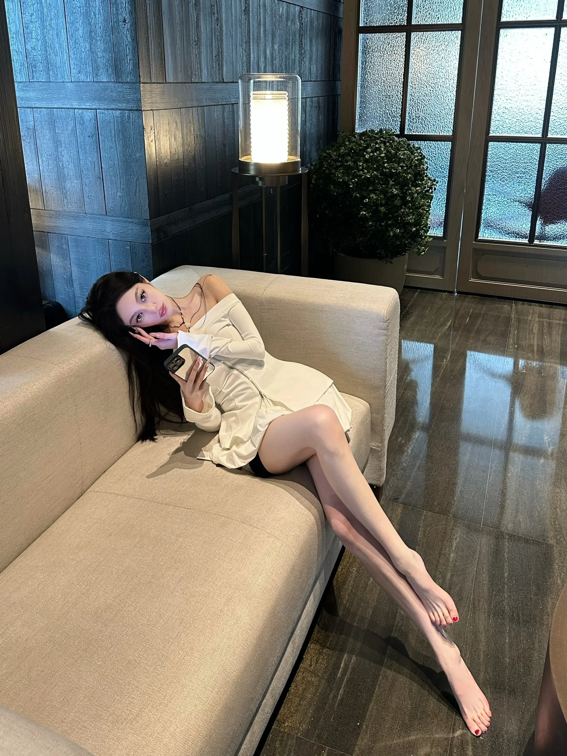 爱一个人就是看见她的虚伪 装 轻浮 谄媚 也想照单全收吧