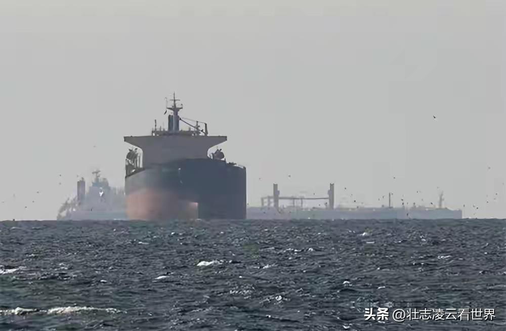 谁也没料到伊朗赌上国运的海峡封锁手段，最后居然栽在了中国正常的原油采购动作上。