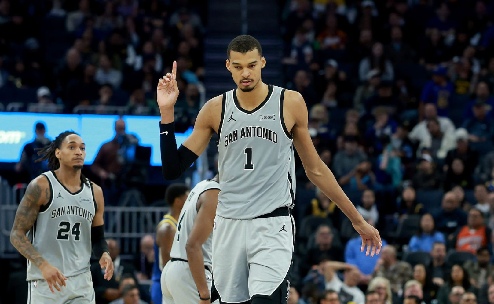 耿直大男孩！文班亚马：“我非常看重MVP，而且我认为那些伟大的球员、那些我们心中