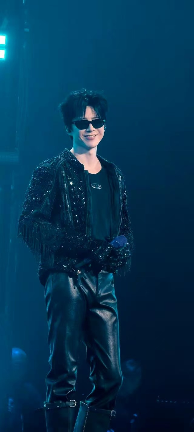 把你的名字念一万遍。听完满脑子都是刘宇宁啊