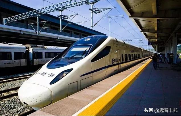 清明小长假丰都站将加开3趟列车
小长假倒计时⏳ 祭扫、踏青、探亲客流叠加，丰都铁