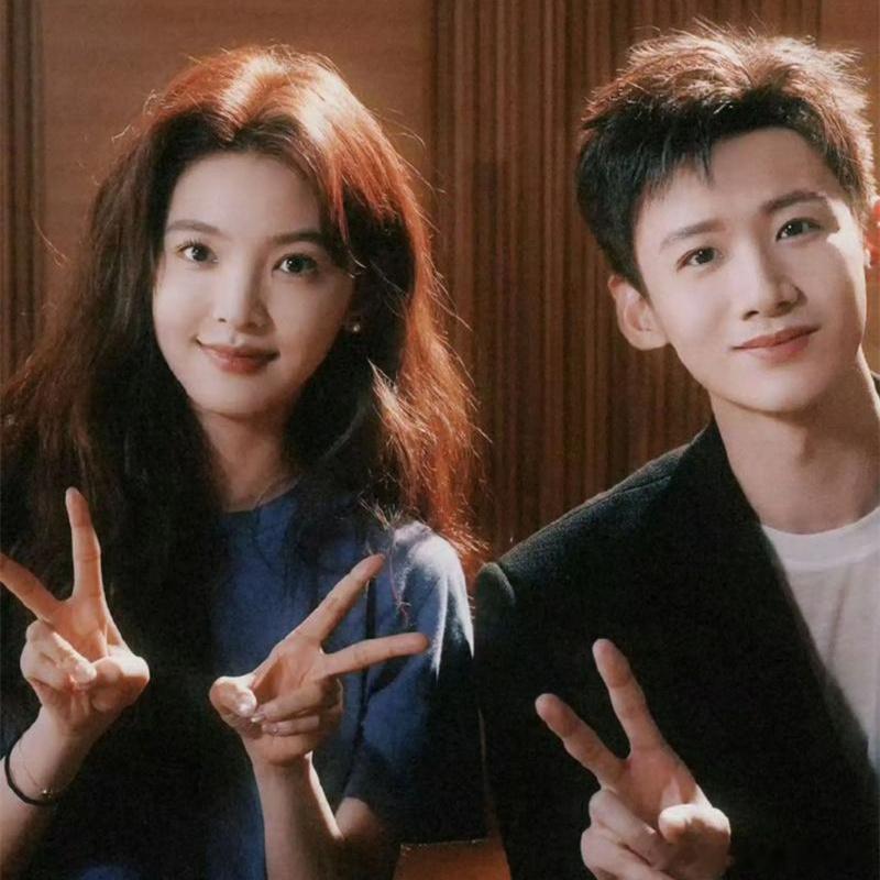 章若楠白敬亭莫名其妙上热搜，网友调侃齐鲁晚报好勇敢呀“白敬亭章若楠看完估计能尴尬