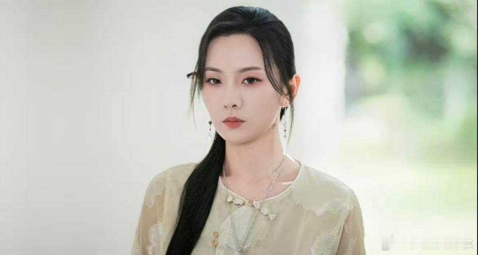 短剧女演员在颜值赛道堪比内娱小花短剧女演员的颜值简直是神仙打架！甜妹软萌戳心巴，