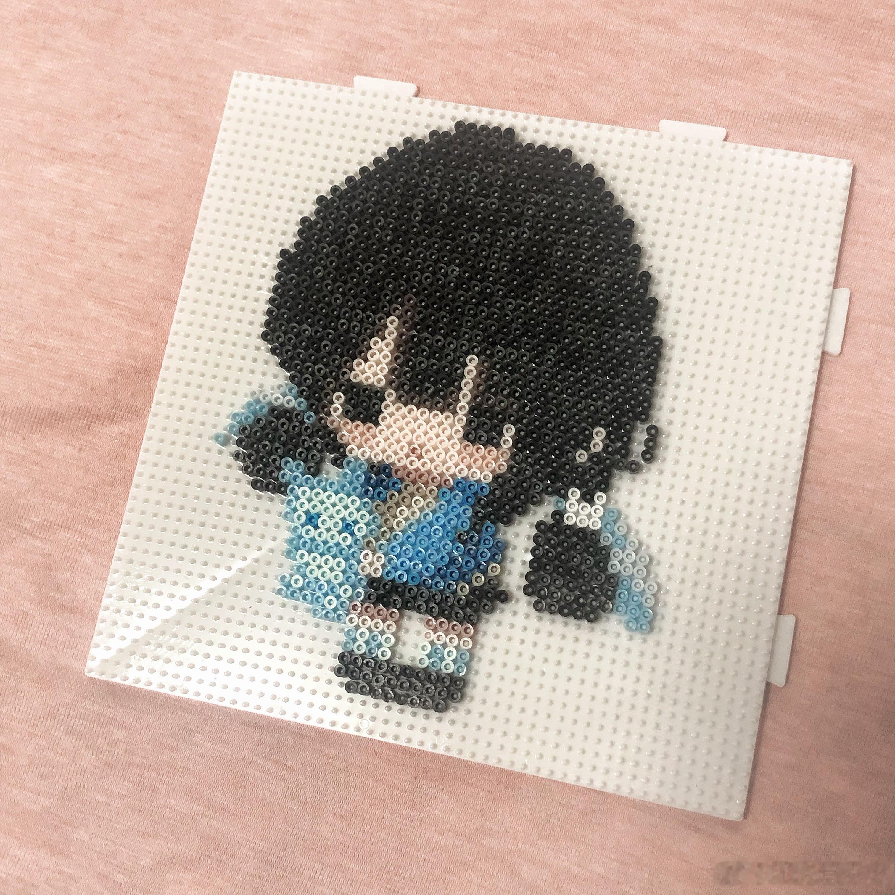 炒鸡美萌的小女孩们🧚🏻♀️(⁎⁍̴̛ᴗ⁍̴̛⁎)一边拼豆一边看桃黑黑团播超级