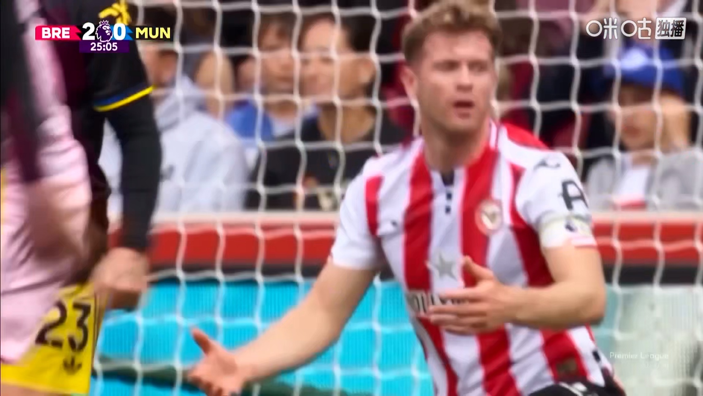 我都以为要3-0了[允悲]谁知道准备发个微博就2:1了？？哎哟喂！竟然舍什科首球