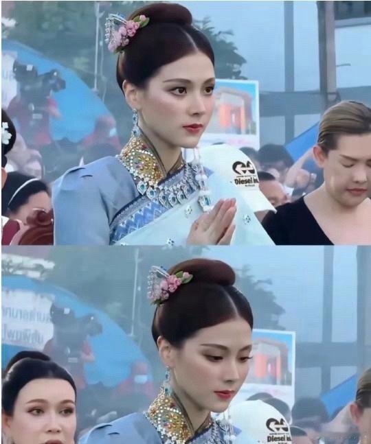 难怪说lisa在泰国只能演佣人，看看什么是直击心灵的美貌。 ​​​