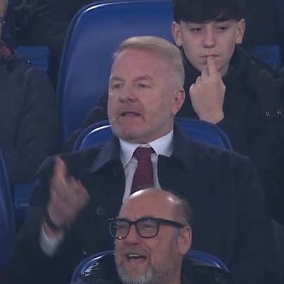 米体：在更衣室里，莱奥再次向普利西奇抱怨，这次队友之间的沟通比以往更加激烈。阿莱