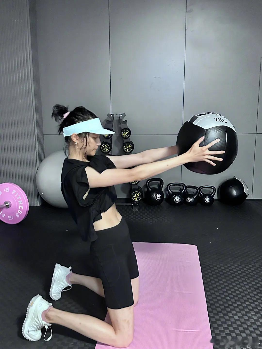 关晓彤之前被嘲现在励志起来了 ​​​