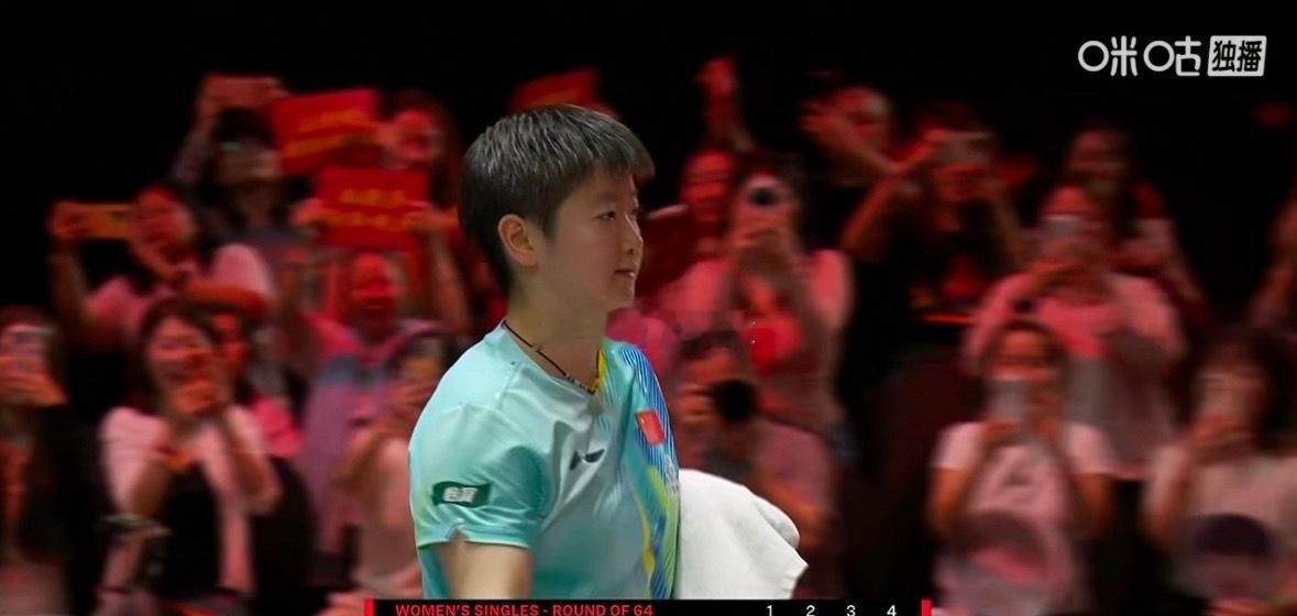WTT新加坡大满贯首轮，孙颖莎3-1击败帕拉南晋级32强，四局比分11-2、7-