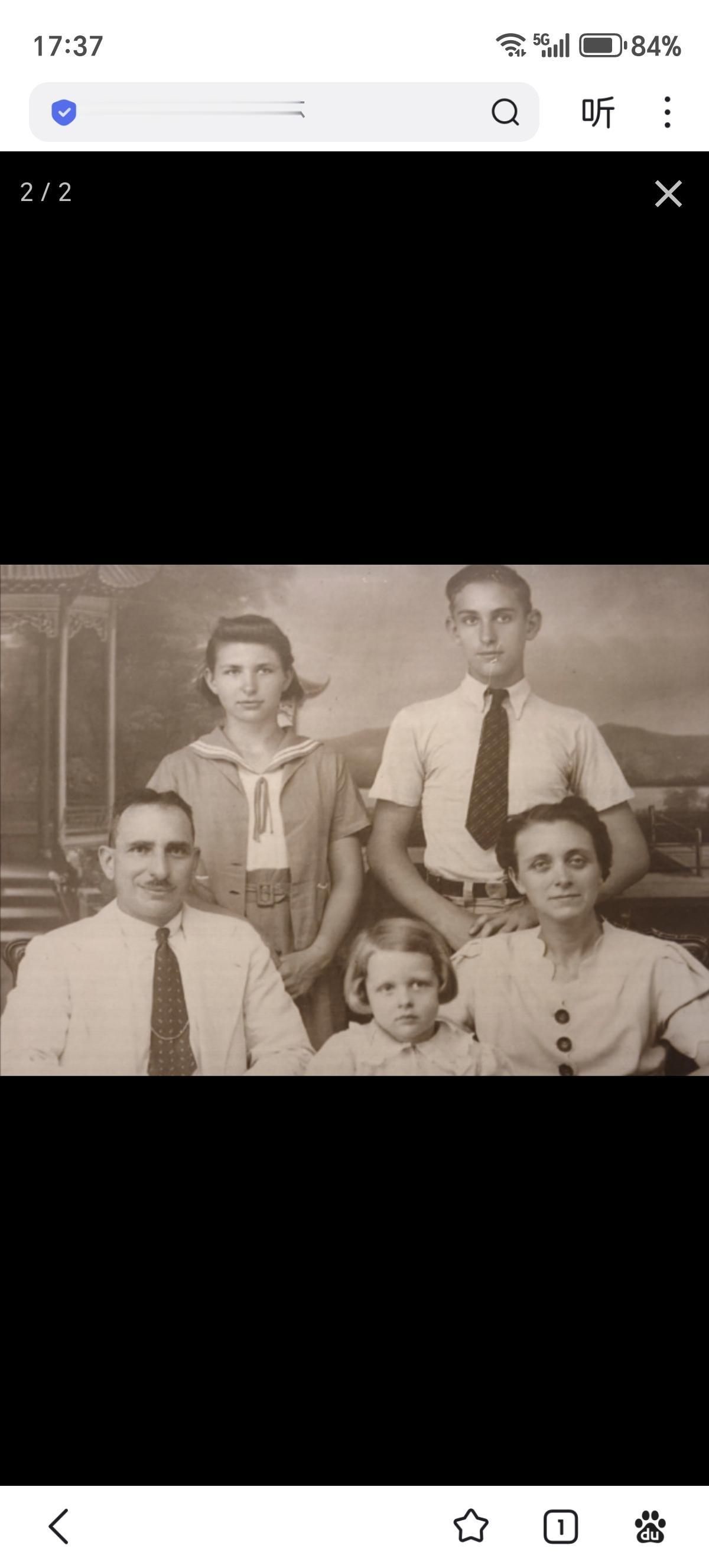 理查德·布莱迪（图二前排左一）是南京鼓楼医院的外科医生。1937年12月，他护送