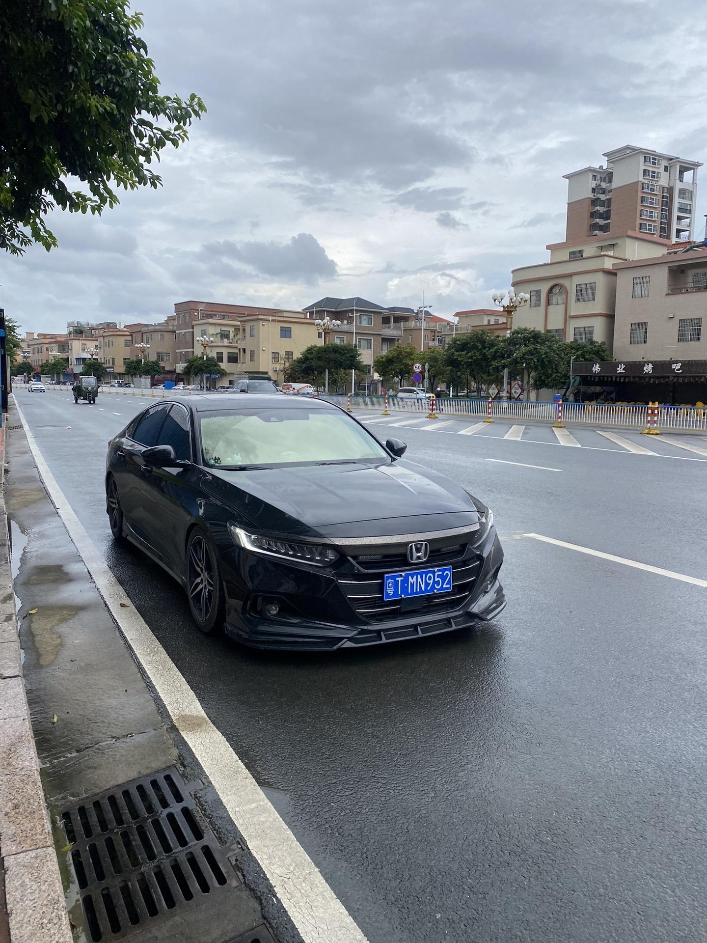 20岁左右的男生开什么车才算正常