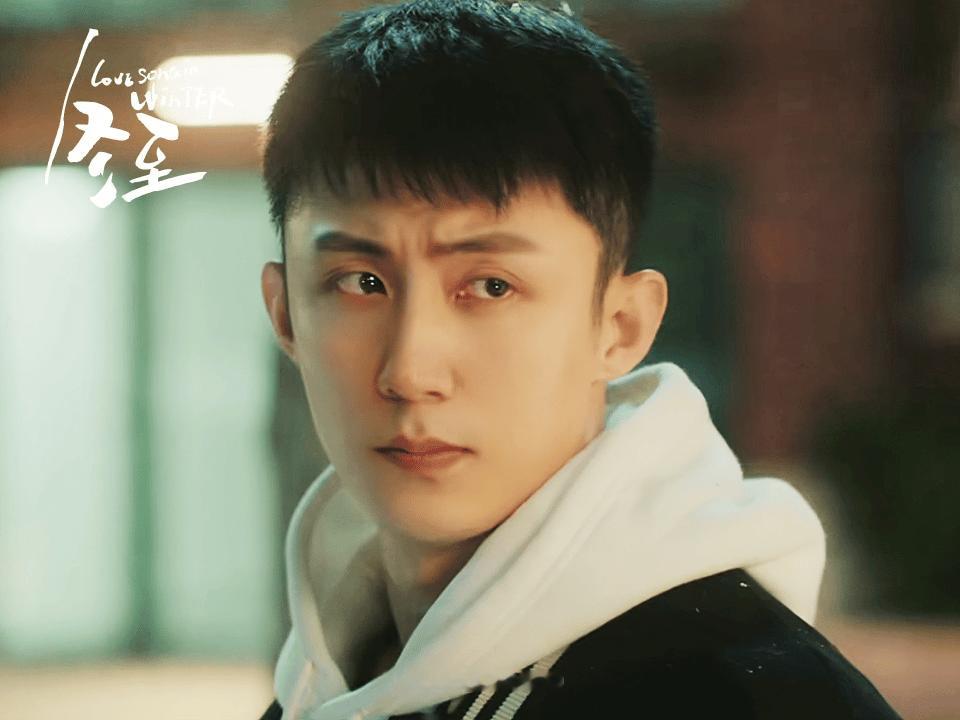 黄景瑜高段位现偶男主  越是追剧就越是会爱到黄景瑜演的江成屹，他生动形象的展现了