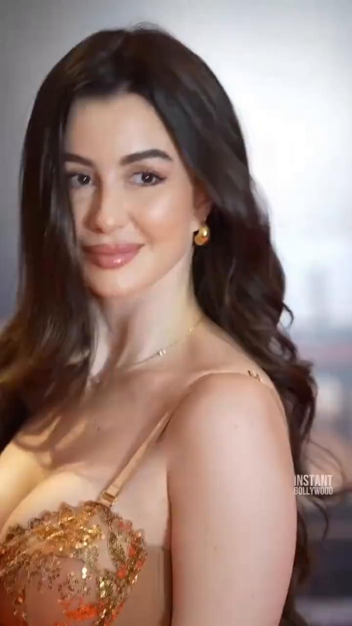 ·这是达利特，达利特肤色最深，被叫做不可接触者，活得连牲口都不如，扫厕所、搬尸体