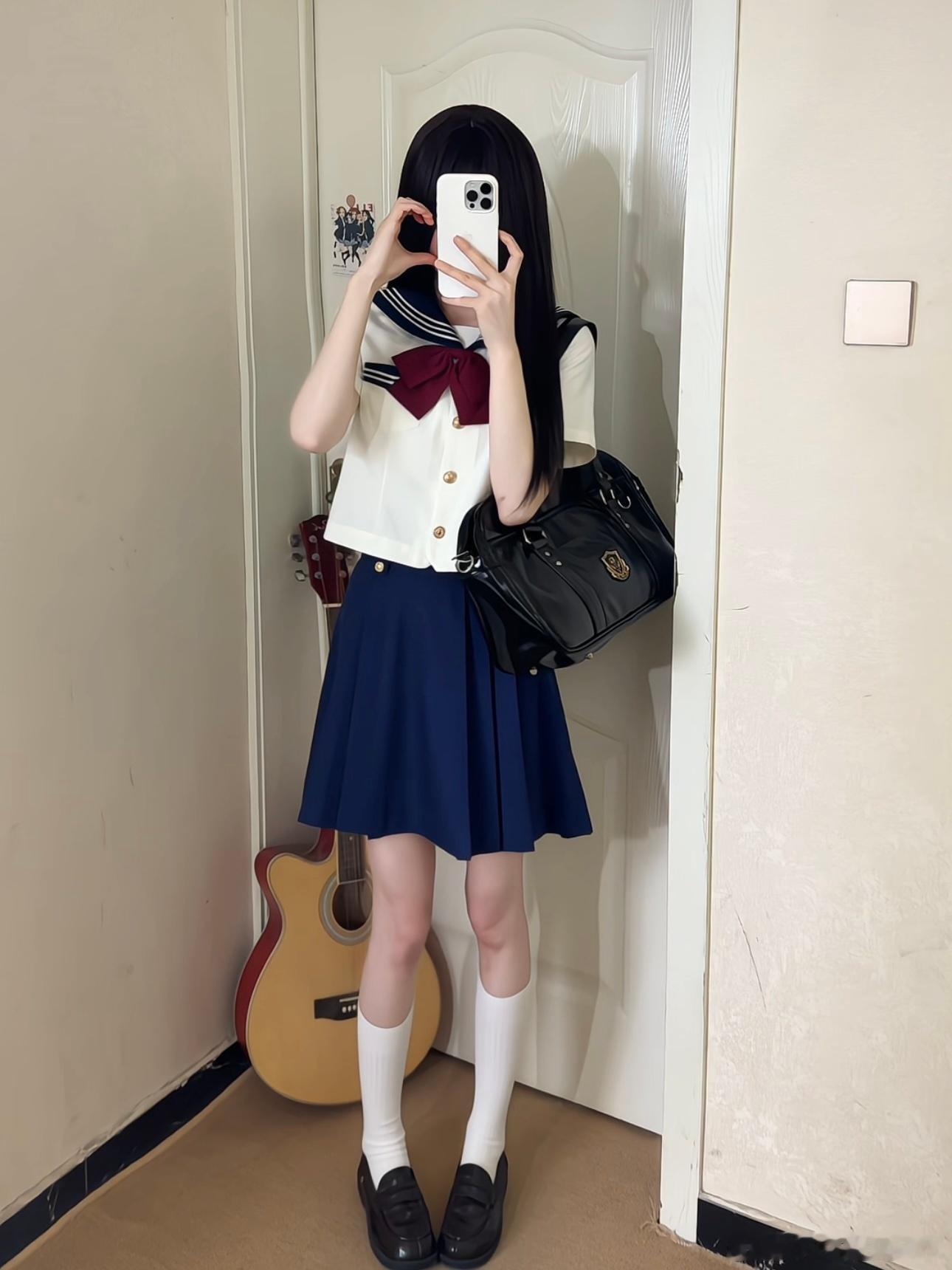 jk[超话] 就这样红配蓝完全就是漫画感的配色水手服：昭和旧夏今天穿什么 jk日